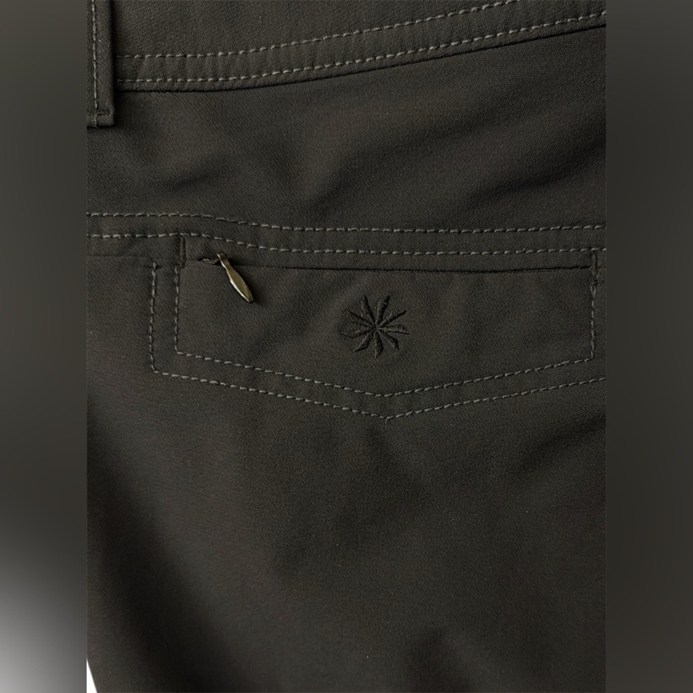 Athleta Ski/Snow Weatherproof Pant- Black- Women’s Size 8 - Picture 9 of 9